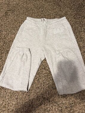 Gray GAP sweatpants
